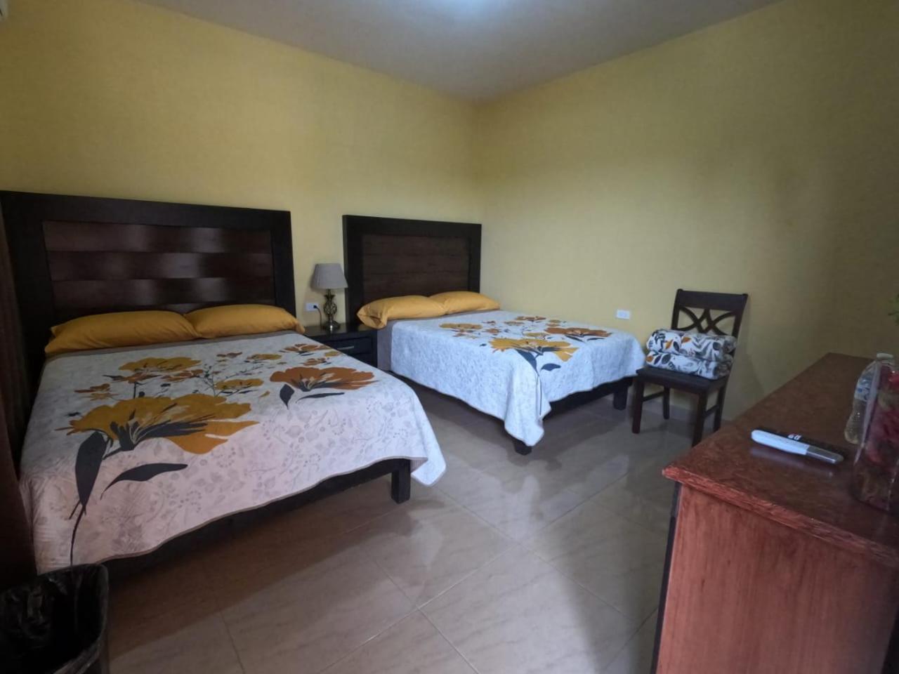 Hotel Prado'S Puerto San Carlos Exteriör bild